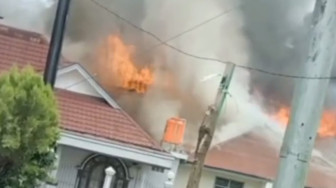 Rumah Bos Toko Emas di Sarolangun Terbakar