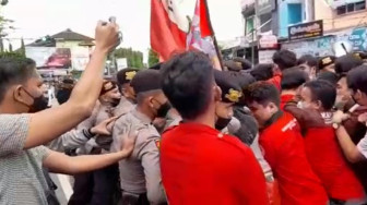 Ingin Bertemu Presiden Jokowi, Mahasiswa Dicegat Aparat Keamanan