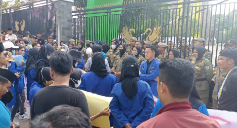 PMII Kota Jambi Demo Syarif Fasha, Minta Selesaikan Tanggung Jawab Sebelum Jabatan Berakhir