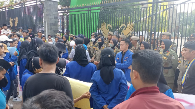 PMII Kota Jambi Demo Syarif Fasha, Minta Selesaikan Tanggung Jawab Sebelum Jabatan Berakhir