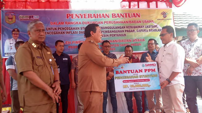 SKK Migas-KKKS Seleraya Merangin Dua Salurkan Bantuan Penanganan Stunting dan Pembangunan Pagar Sekolah SDN 110 Desa Lubuk Napal
