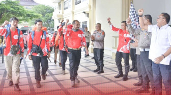 Kapolda Jambi Lepas Tim Ekspedisi  Merah Putih Atap Sumatera