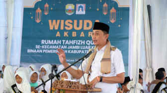 Pj Bupati Muaro Jambi, Bachyuni Deliansyah Hadiri Wisuda Akbar Tahfiz Qur'an se-Kecamatan Jambi Luar Kota