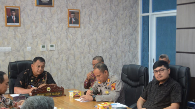Sekda Pimpin Rapat Melindungi Peninggalan Cagar Budaya Di bawah Air