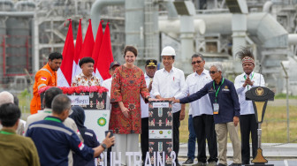 Jokowi Resmikan Proyek Tangguh Train 3 dan Ground Breaking Proyek UCC, AKM dan Blue Amonia di Papua Barat