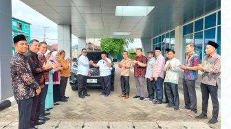 Rektor UIN STS Jambi Serahkan Kendaraan Operasional Untuk Kopertais XIII