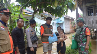 Bachyuni Deliansyah Kunjungi   Masyarakat Terdampak Banjir