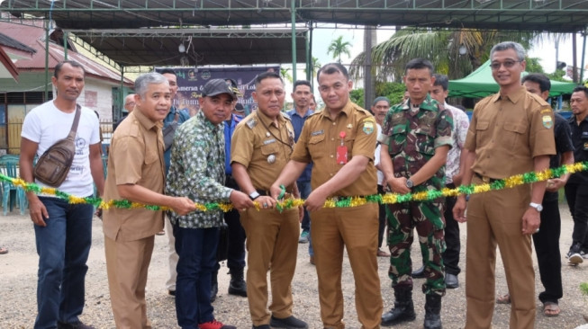 Kontes dan Pameran Bongsai PPBI -CMJ Ranting Kecamatan Sekernan Dibuka