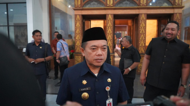 Gubernur Al Haris Beri Penjelasan Atas Capaian Pembangunan Pemprov Kepada Dewan
