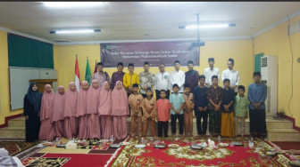 Universitas Muhammadiyah Jambi Berbuka Puasa Bersama Warga Sekitar dan Santunin Anak Yatim Piatu
