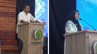 Romi Haryanto dan Hj. Hesnidar Haris Reunian dan Bernostalgia Bersama Teman- Teman Alumni Universitas Muhammadiyah Jambi