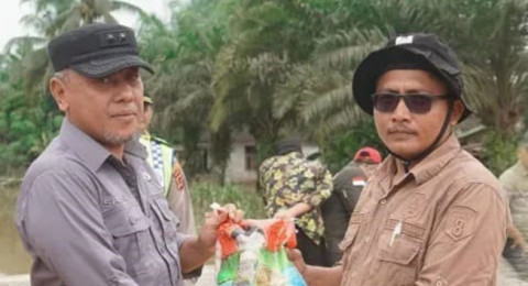 Pemkab Tanjungjabung Timur Bantu Korban Banjir di Rantau Makmur