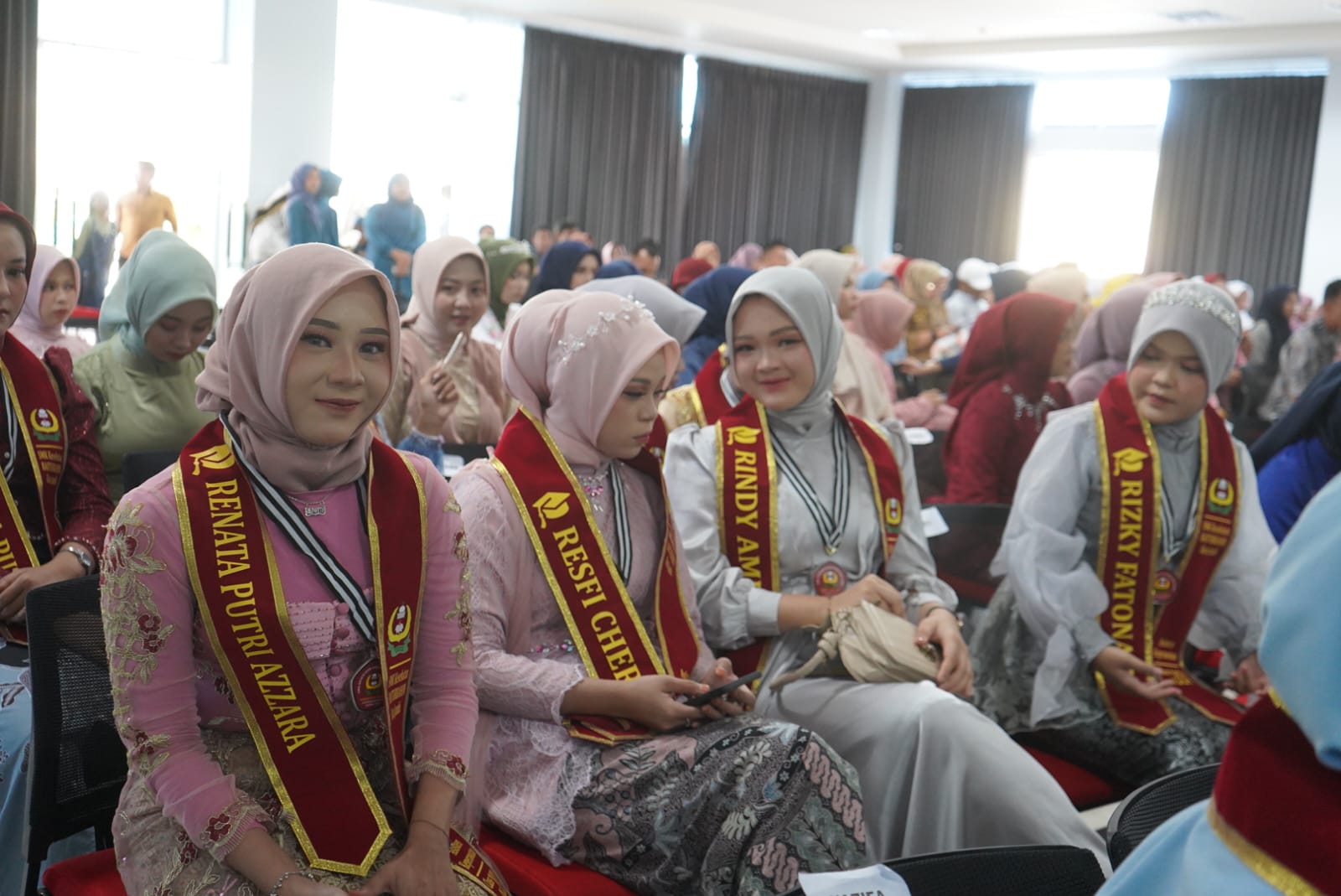 Pelepasan Siswa/Siswi Kelas XII SMK Kesehatan Baiturrahim Angkatan ke-VII Tahun Pelajaran 2023/2024, &nbsp;di Ball Room GTC UIN STS Jambi (foto: Novriansyah)