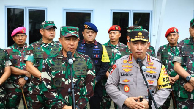 Anggota DPR Yang Terhormat, Ingat Perbedaan Usia Pensiun TNI dan Polri Berbeda, Selamat Ginting : Bisa Menimbulkan Kecemburuan Diantara Prajurit TNI dengan Polri.