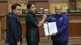 Wakil Bupati Kabupaten Tanjung Timur, Robby Nahliyansyah Menghadiri Rapat paripurna DPRD Tentang 2 Ranperda Baru