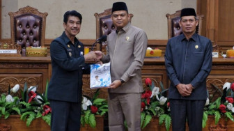 Pj Bupati Muaro Jambi Hadiri Paripurna Pertanggung Jawaban Pelaksanaan APBD Tahun Anggaran 2023