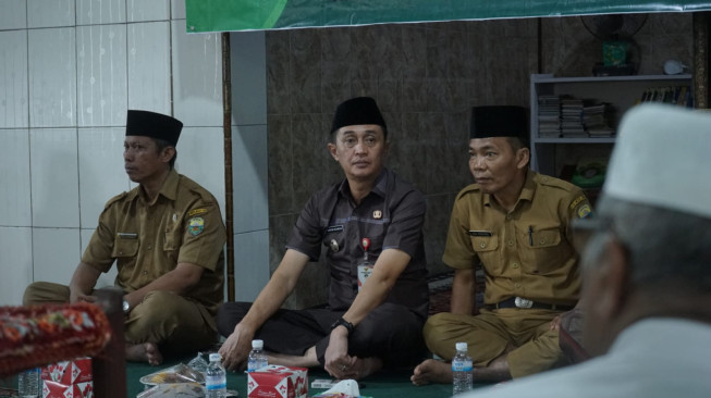 Pejabat Bupati Kabupaten Muaro Jambi Bachyuni Menghadiri Acara Halal Bihalal di Desa Tempino