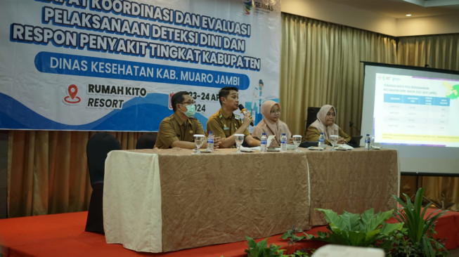 Bachyuni Buka Rapat Koordinasi dan Evaluasi Pelaksanaan Dini dan Respon Penyakit Kabupaten Muaro Jam