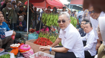 Didampingi Gubernur Jambi, Menteri Perdagangan Zulhas Tinjau Pasar Talang Banjar