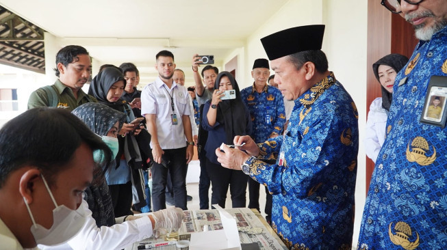 Gubernur, Sekda dan Seluruh Pejabat Pemprov Jambi Jalani Tes Urine