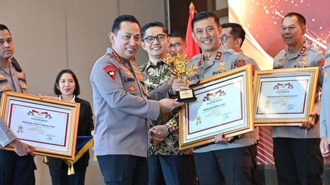 Polda Jambi Raih Penghargaan Polda Terbaik Tipe B di Ajang Kompolnas Award 2024