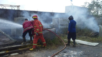 Gudang BBM PT Waskita Karya Perusahaan Plat Merah itu Terbakar, Diduga Sebagian Minyak itu Ilegal..?