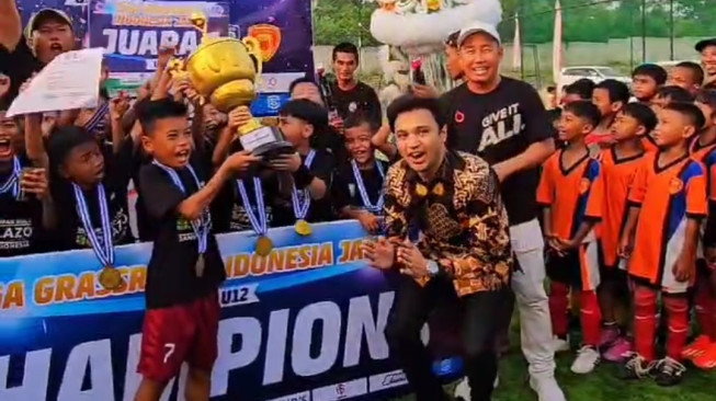 Tutup Turnamen Liga Grassroot Jambi, Diza Berharap Atlet Jambi Muncul Menjadi Atlet Nasional