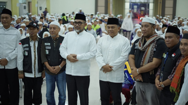 Dari 199 Jemaah, 2 Jemaah Haji Asal Muaro Jambi  Meninggal Dunia di Tanah Suci, Kepulangannya Disambut Sekda