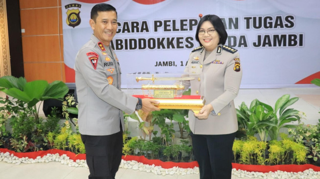 Kabid Dokkes Polda Jambi, Kombes Pol. dr. Yolie Diana Koesnin Pensiun, Kapolda Jambi Jabat Kabid Dokkes Sementara