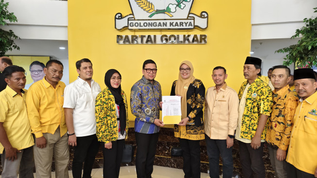 Setelah Mengusung Dilla Hich - Muslimin Tanja di Pilbup Tanjabtim, Golkar Akan Usung Romi - Saniatul dalam Pilgub Jambi..????