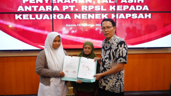 Pemprov Jambi  Fasilitasi Pemberian Tali Asih Kepada Keluarga Nenek Hapsah