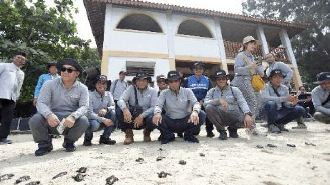 Transplantasi Terumbu Karang dan Mangrove: Upaya PHE OSES Lestarikan Ekosistem Laut