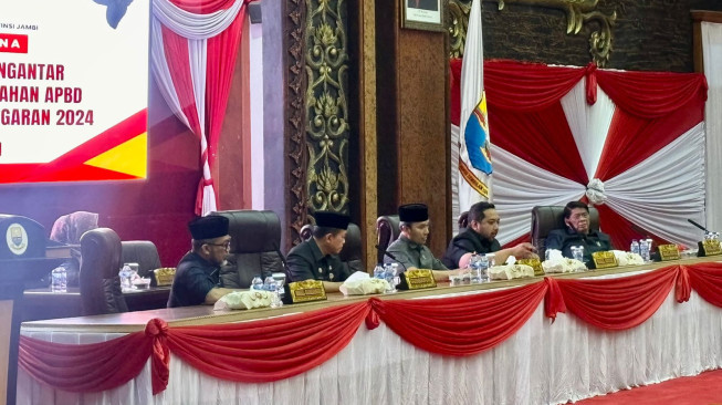 DPRD Provinsi Jambi Terima Nota Pengantar Ranperda Perubahan APBD 2024