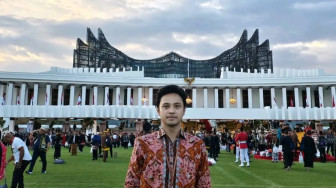 Diundang Hadiri HUT RI ke-79 di IKN, Diza Aljosha Hazrin Tampil Gagah Pakai Batik Jambi