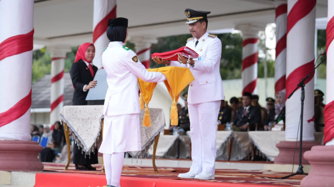 Upacara Penurunan Bendera Merah Putih Dalam Rangka HUT ke-79