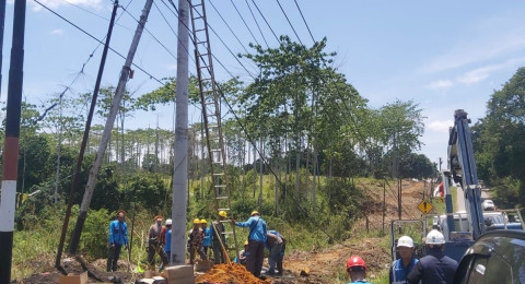 PLN UP3 Jambi Sigap Lakukan Pemulihan Listrik Dampak Cuaca Eksrem