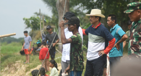 Tradisi Bekarang Di Danau Padi, Tradisi Nangkap Ikan Ramai Ramai