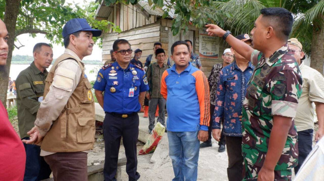 Penjabat Bupati Muaro Jambi Raden Najmi Kunjungi Posko Penanganan Kebakaran Hutan dan Lahan