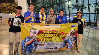 Rider Yamaha Sang Juara Dunia Aldi Satya Mahendra Kembali ke Indonesia Bawa Pulang Trofi !