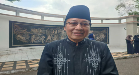 Alm. Prof As’ad Isma Bin Ishak Mendapat Gelar Penghargaan Anumerta