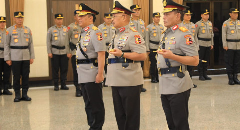 Kapolri Lantik Pejabat Utama Baru: Dorong Profesionalisme dan Peningkatan Pelayanan.