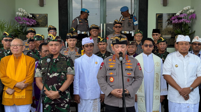 Sukseskan Pilkada 2024, Kapolri dan Panglima TNI Ikuti Doa Bersama Lintas Agama.