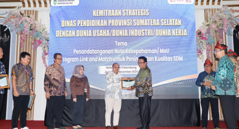 Program Electric Vehicle Support PLN UID S2JB Raih Penghargaan Dari Dinas Pendidikan Provinsi Sumatera Selatan