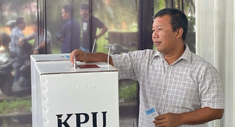 Romi Hariyanto Dan Keluarga Nyoblos Di TPS 4