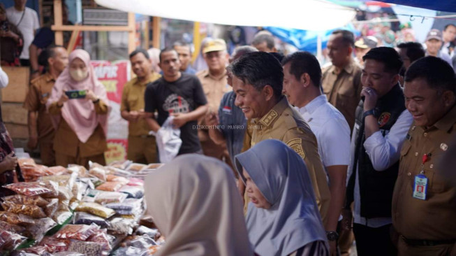 Giat Hari Pertama Kerja, Wakil Bupati Muaro Jambi Sidak Pasar Cek Harga Sembako