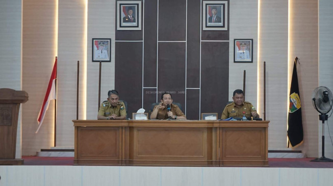 Bupati Muaro Jambi Mengelar Rapat Staf Bersama Pejabat Eselon  II dan III