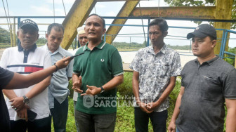 Perhatikan Keselamatan Warga, Bupati Hurmin Tinjau Langsung Kondisi Jembatan di Pelawan.