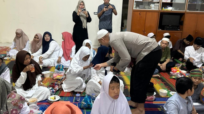 Buka Bersama Anak Yatim, Polda Jambi Ringankan Beban Anak Kurang Beruntung.