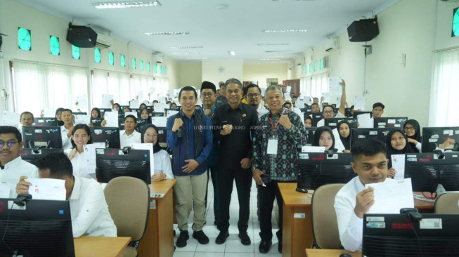 Wakil Bupati Muaro Jambi Junaidi Mahir Tinjau Pelaksanaan Seleksi PPPK Tahap II Kabupaten Muaro Jambi