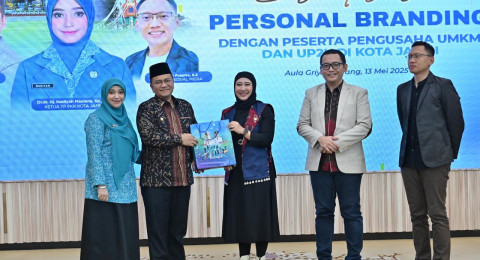 Buka Sosialisasi Personal Branding, Maulana: "Digitalisasi UMKM Bukan Pilihan, Tapi Kebutuhan"